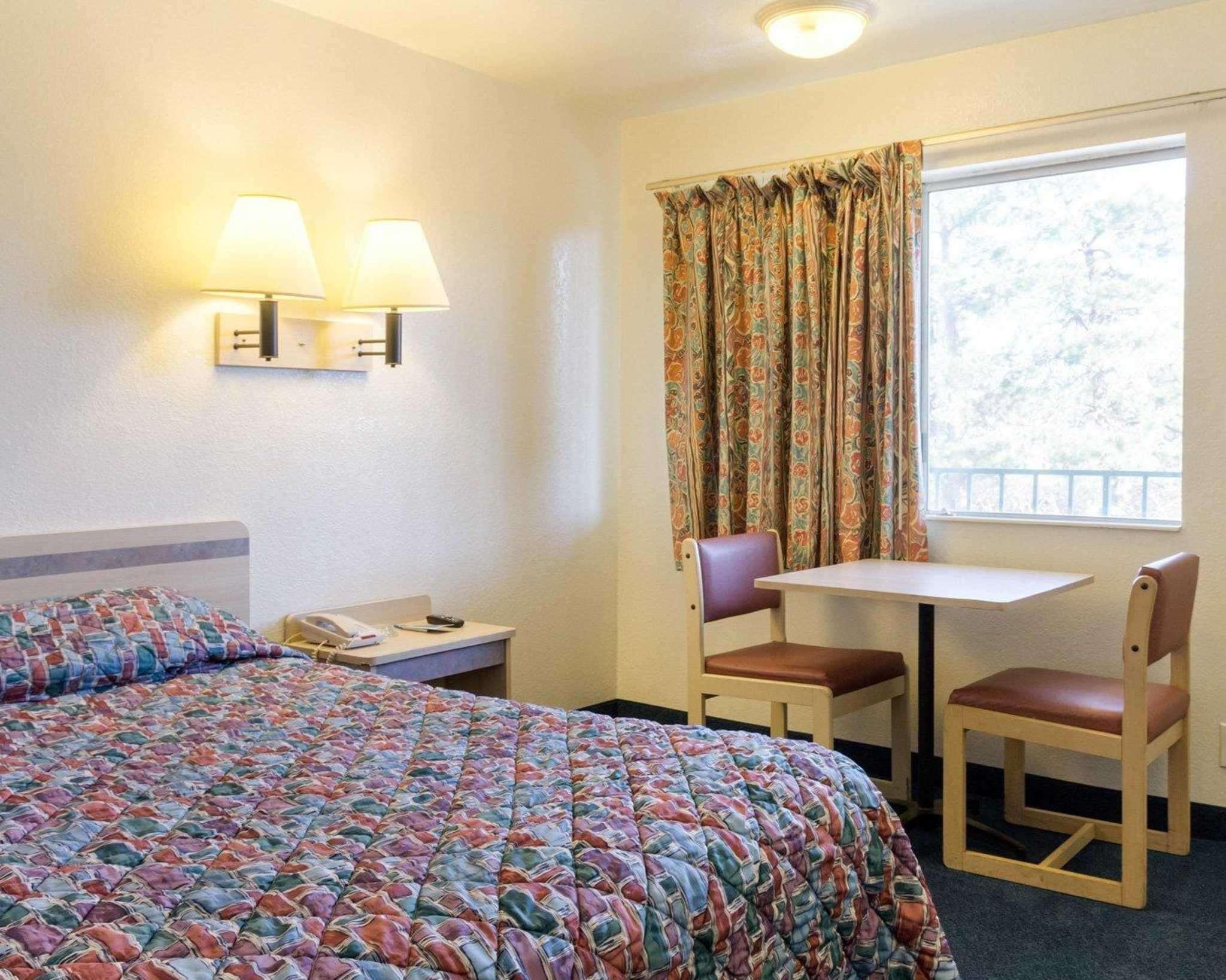Rodeway Inn Columbus Ngoại thất bức ảnh