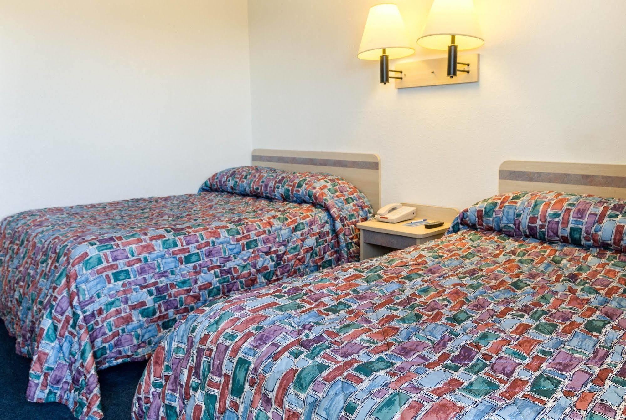Rodeway Inn Columbus Ngoại thất bức ảnh